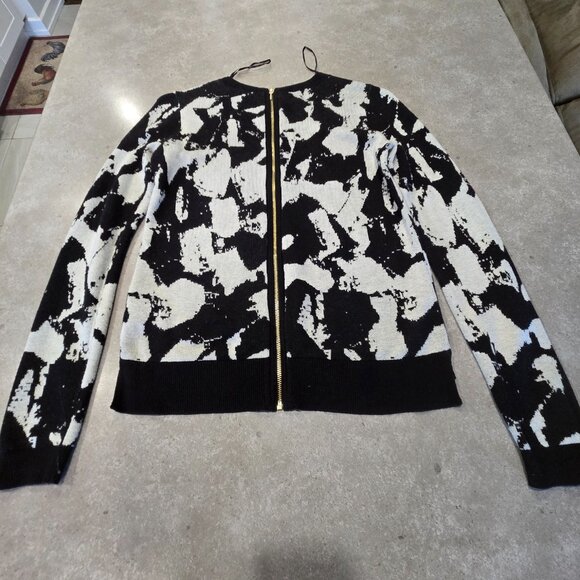 H&M Women's Graphic Print Long Sleeves Knit w/Back Zipper - Black/Cream - SML - Picture 4 of 13